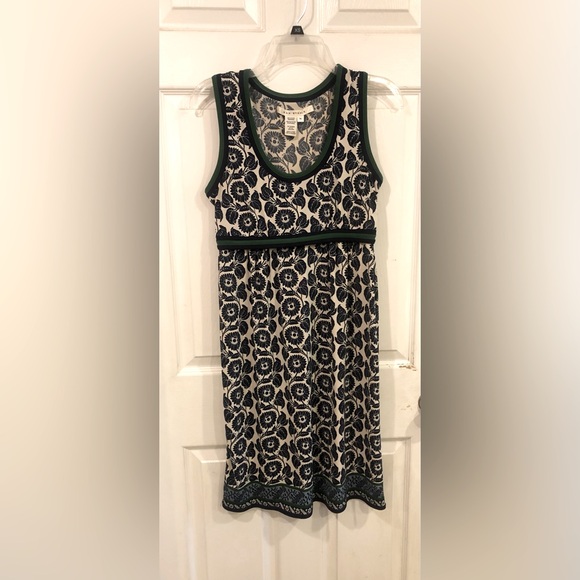 Max Studio Dresses & Skirts - Floral Sleeveless Dress Max Studio. Navy and White with green